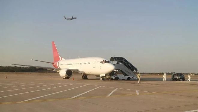 南航大也为同学们买了一架适航的737飞机—美国退役飞机公司