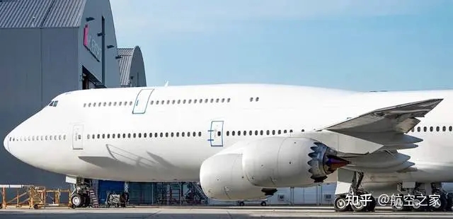 世界上第一架波音747-8公务机—美国退役飞机协会