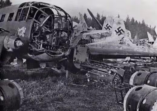 美国4000架飞机聚集在此，一半陨落，一半重生—美国退役飞机协会