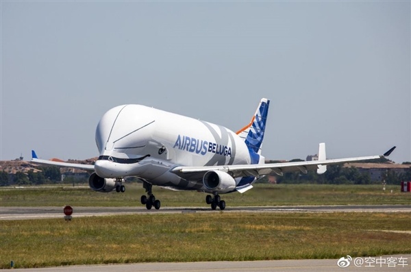 空客超级大白鲸首飞成功！—美国退役飞机协会